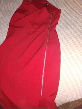 Express One-Shoulder Red Sheath Dress with Asymmetric Zip